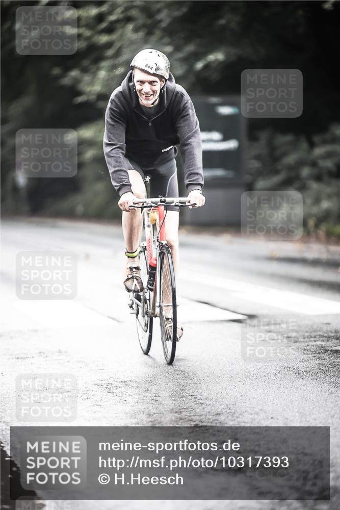 13.09.2026 - Stadtparktriathlon H.Heesch http://msf.ph/oto/10317393 13.09.2026 11:53:10 Radfahren 720, 798, 839, 844, 866 meine-sportfotos.de