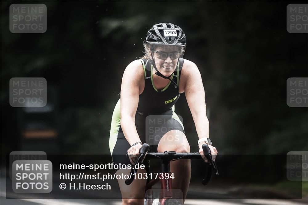 13.09.2026 - Stadtparktriathlon H.Heesch http://msf.ph/oto/10317394 13.09.2026 13:01:07 Radfahren 1209, 1216, 1298, 1321, 1325, 1388, 1400 meine-sportfotos.de