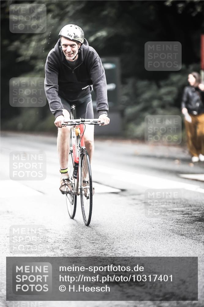 13.09.2026 - Stadtparktriathlon H.Heesch http://msf.ph/oto/10317401 13.09.2026 11:53:10 Radfahren 720, 798, 839, 844, 866 meine-sportfotos.de