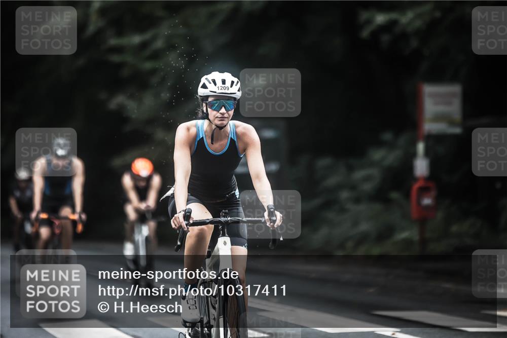 13.09.2026 - Stadtparktriathlon H.Heesch http://msf.ph/oto/10317411 13.09.2026 13:01:09 Radfahren 1209, 1216, 1298, 1321, 1325, 1388, 1400 meine-sportfotos.de