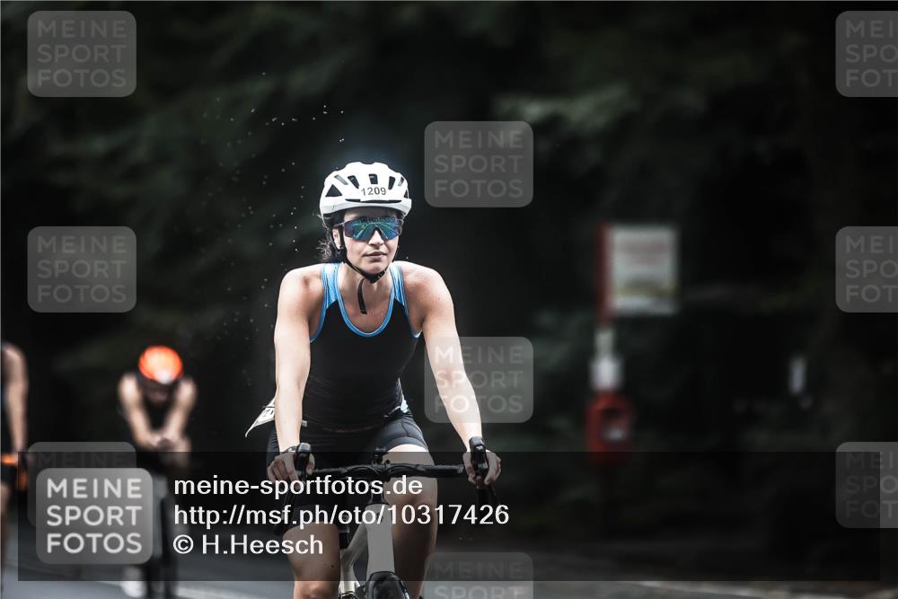 13.09.2026 - Stadtparktriathlon H.Heesch http://msf.ph/oto/10317426 13.09.2026 13:01:09 Radfahren 1209, 1216, 1298, 1321, 1325, 1388, 1400 meine-sportfotos.de