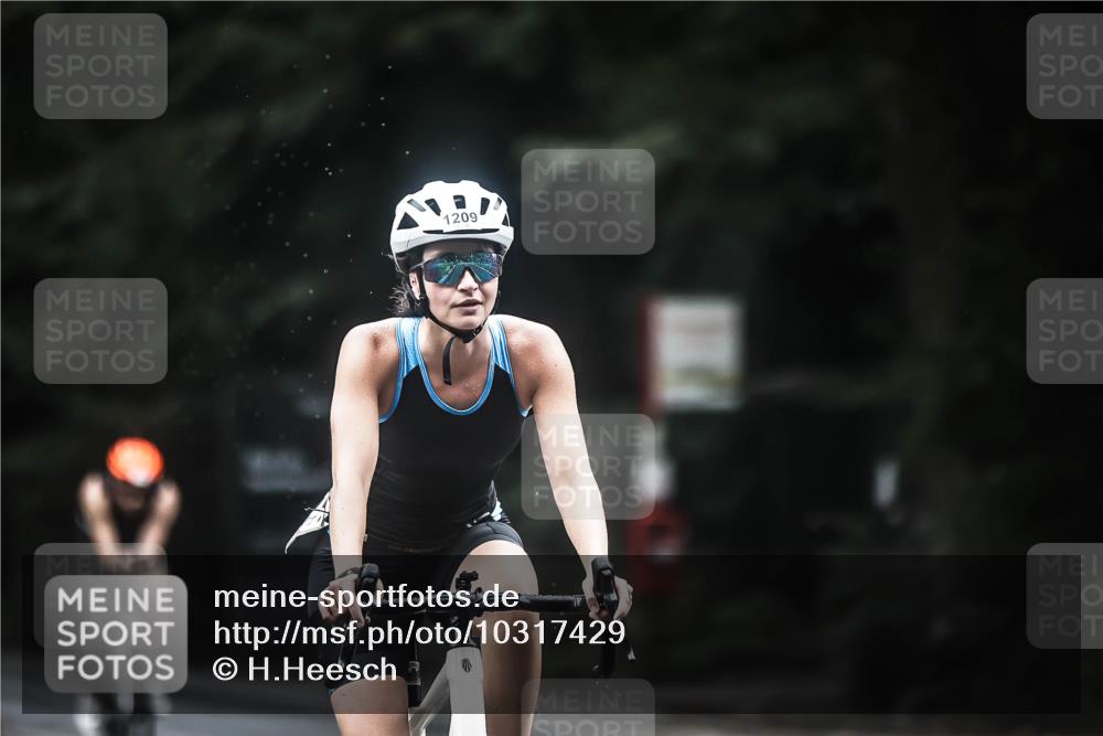 13.09.2026 - Stadtparktriathlon H.Heesch http://msf.ph/oto/10317429 13.09.2026 13:01:10 Radfahren 1209, 1216, 1294, 1298, 1321, 1325, 1362, 1388, 1400 meine-sportfotos.de