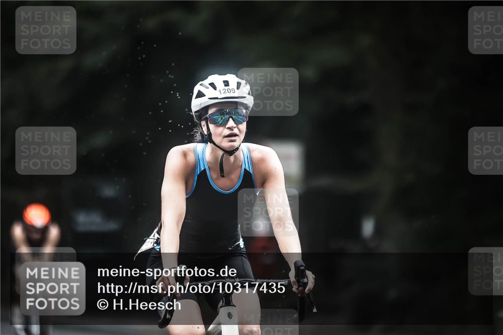 13.09.2026 - Stadtparktriathlon H.Heesch http://msf.ph/oto/10317435 13.09.2026 13:01:10 Radfahren 1209, 1216, 1294, 1298, 1321, 1325, 1362, 1388, 1400 meine-sportfotos.de