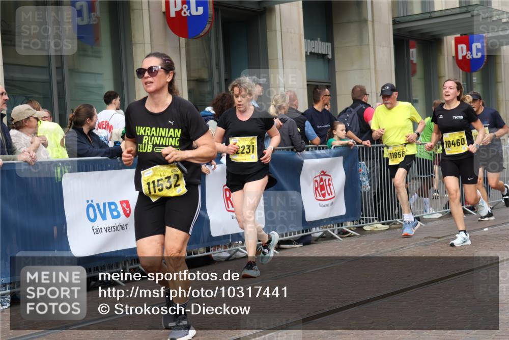 13.09.2026 - 21. swb-Marathon Bremen Strokosch-Dieckow http://msf.ph/oto/10317441 13.09.2026 10:57:39 Ziel 10078, 10460, 10543, 10559, 10565, 10604, 10707, 10728, 10826, 10828, 10903, 10914, 10931, 10932, 11136, 11153, 11332, 11532, 11568, 11824, 11856, 11863, 12228, 12231, 12427, 12441, 12551, 12555, 10177, 10226, 10300, 10394, 10460, 10517, 10518, 11106, 11245, 11365, 11480, 11498, 11609, 11734, 11965, 11966, 12037, 12111, 12222, 12264, 12372, 12400, 12411 meine-sportfotos.de