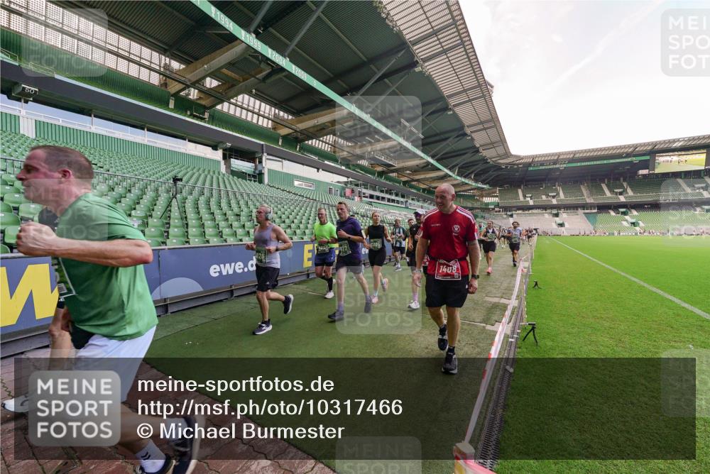 13.09.2026 - 21. swb-Marathon Bremen Michael Burmester http://msf.ph/oto/10317466 13.09.2026 13:14:58 Laufen im Stadion 143, 263, 266, 300, 414, 460, 600, 631, 768, 956, 1008, 1047, 1392, 1408, 1573, 1596, 1818, 1819, 1874, 2024, 2035, 2079, 2233, 2235, 2314, 2359, 2385, 2386, 2387, 2412, 2457, 2466, 2484, 2494, 2521, 2540, 2564, 2667, 2690, 2691, 2693, 2737, 2760, 2783, 2829, 2838, 2859, 2861, 2865, 2874, 2887, 2958, 2972, 2978, 3075, 3111, 3157, 3165, 3185, 3209, 3265, 3304, 3355, 3378, 3382, 3405, 3428, 3653, 3661, 3670, 3680, 3829, 4034, 4080, 4306, 703 meine-sportfotos.de