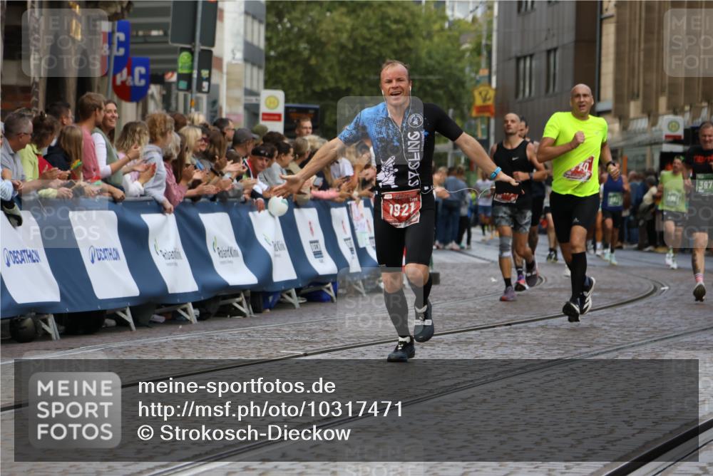 13.09.2026 - 21. swb-Marathon Bremen Strokosch-Dieckow http://msf.ph/oto/10317471 13.09.2026 13:06:52 Ziel 508, 788, 1770, 1921, 2832, 3910, 4777, 6951, 7590, 8621, 13148, 749, 1540, 3794, 3973, 8888, 9708 meine-sportfotos.de