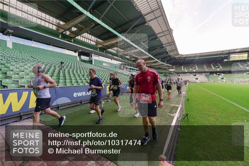 13.09.2026 - 21. swb-Marathon Bremen Michael Burmester http://msf.ph/oto/10317474 13.09.2026 13:14:58 Laufen im Stadion 143, 263, 266, 300, 414, 460, 600, 631, 768, 956, 1008, 1047, 1392, 1408, 1573, 1596, 1818, 1819, 1874, 2024, 2035, 2079, 2233, 2235, 2314, 2359, 2385, 2386, 2387, 2412, 2457, 2466, 2484, 2494, 2521, 2540, 2564, 2667, 2690, 2691, 2693, 2737, 2760, 2783, 2829, 2838, 2859, 2861, 2865, 2874, 2887, 2958, 2972, 2978, 3075, 3111, 3157, 3165, 3185, 3209, 3265, 3304, 3355, 3378, 3382, 3405, 3428, 3653, 3661, 3670, 3680, 3829, 4034, 4080, 4306, 703 meine-sportfotos.de