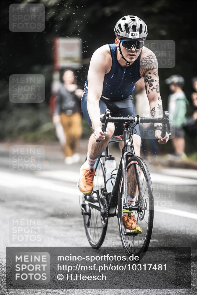 13.09.2026 - Stadtparktriathlon H.Heesch http://msf.ph/oto/10317481 13.09.2026 11:53:13 Radfahren 720, 798, 839, 844, 866 meine-sportfotos.de