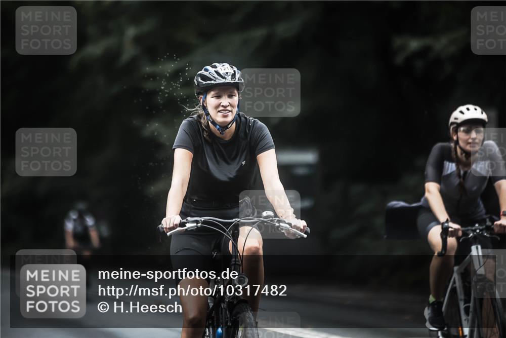 13.09.2026 - Stadtparktriathlon H.Heesch http://msf.ph/oto/10317482 13.09.2026 13:01:13 Radfahren 1119, 1188, 1209, 1216, 1229, 1294, 1325, 1362, 1387, 1388, 1400 meine-sportfotos.de
