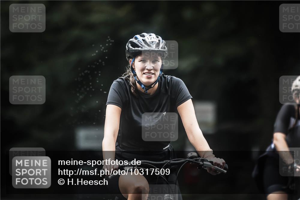 13.09.2026 - Stadtparktriathlon H.Heesch http://msf.ph/oto/10317509 13.09.2026 13:01:13 Radfahren 1119, 1188, 1209, 1216, 1229, 1294, 1325, 1362, 1387, 1388, 1400 meine-sportfotos.de