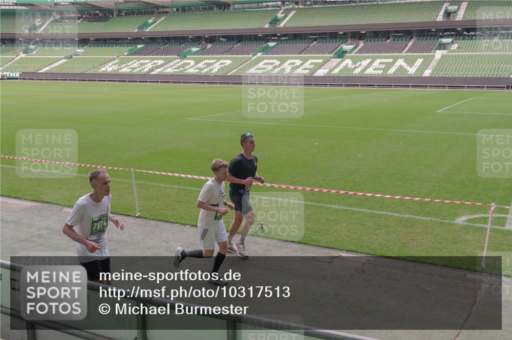 13.09.2026 - 21. swb-Marathon Bremen Michael Burmester http://msf.ph/oto/10317513 13.09.2026 12:52:48 Laufen im Stadion 102, 107, 145, 235, 313, 376, 541, 615, 616, 683, 696, 734, 740, 755, 792, 863, 982, 985, 987, 1033, 1043, 1056, 1125, 1146, 1162, 1232, 1252, 1297, 1433, 1445, 1492, 1528, 1542, 1646, 1664, 1704, 1707, 1814, 1955, 2007, 2008, 2043, 2203, 2280, 2350, 2362, 2401, 2422, 2447, 2454, 2480, 2498, 2759, 2767, 2820, 2847, 2858, 2997, 3085, 3149, 3236, 3336, 3362, 3448, 3566, 3703, 3830, 3899, 3988, 4165, 4283, 4429, 4475, 4571, 4573, 4582, 4605, 4895, 5079, 5152, 5168, 5379 meine-sportfotos.de