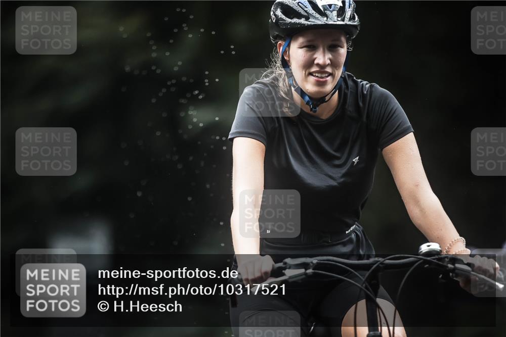 13.09.2026 - Stadtparktriathlon H.Heesch http://msf.ph/oto/10317521 13.09.2026 13:01:13 Radfahren 1119, 1188, 1209, 1216, 1229, 1294, 1325, 1362, 1387, 1388, 1400 meine-sportfotos.de