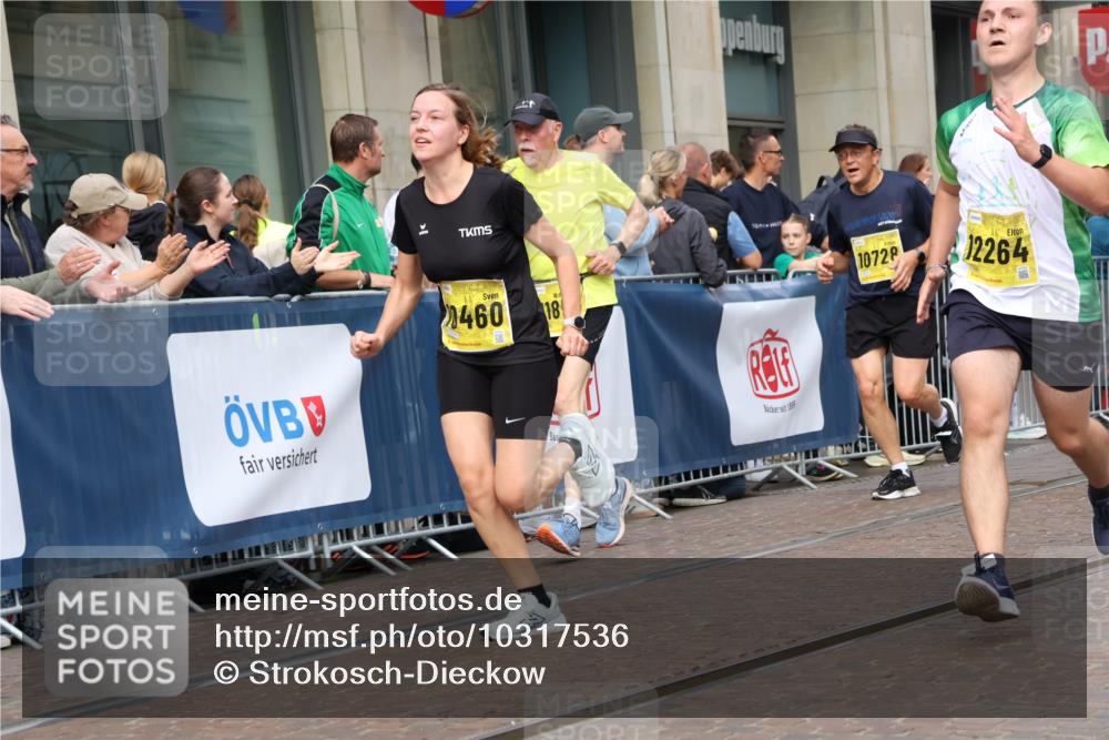 13.09.2026 - 21. swb-Marathon Bremen Strokosch-Dieckow http://msf.ph/oto/10317536 13.09.2026 10:57:40 Ziel 10078, 10543, 10559, 10565, 10604, 10673, 10707, 10728, 10826, 10828, 10903, 10914, 10931, 10932, 11136, 11153, 11332, 11532, 11568, 11824, 11856, 11863, 11884, 12228, 12231, 12427, 12441, 12482, 12551, 12555, 10177, 10226, 10300, 10394, 10460, 10517, 10518, 11106, 11245, 11365, 11480, 11498, 11532, 11568, 11609, 11734, 11965, 11966, 12037, 12111, 12222, 12264, 12372, 12400 meine-sportfotos.de