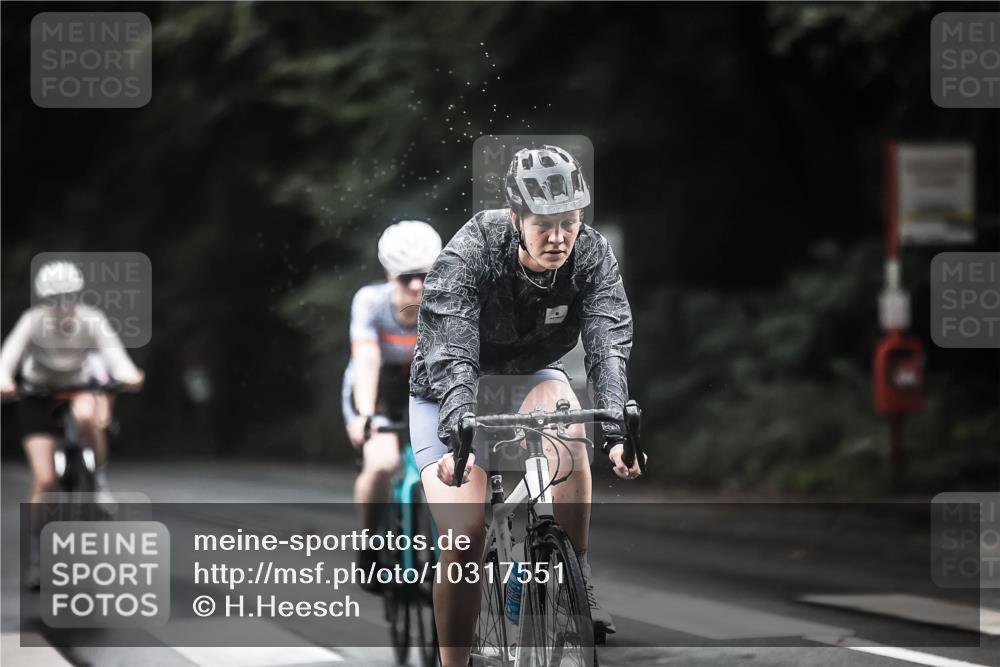 13.09.2026 - Stadtparktriathlon H.Heesch http://msf.ph/oto/10317551 13.09.2026 13:01:17 Radfahren 1079, 1119, 1188, 1214, 1216, 1229, 1294, 1362, 1387, 1388 meine-sportfotos.de