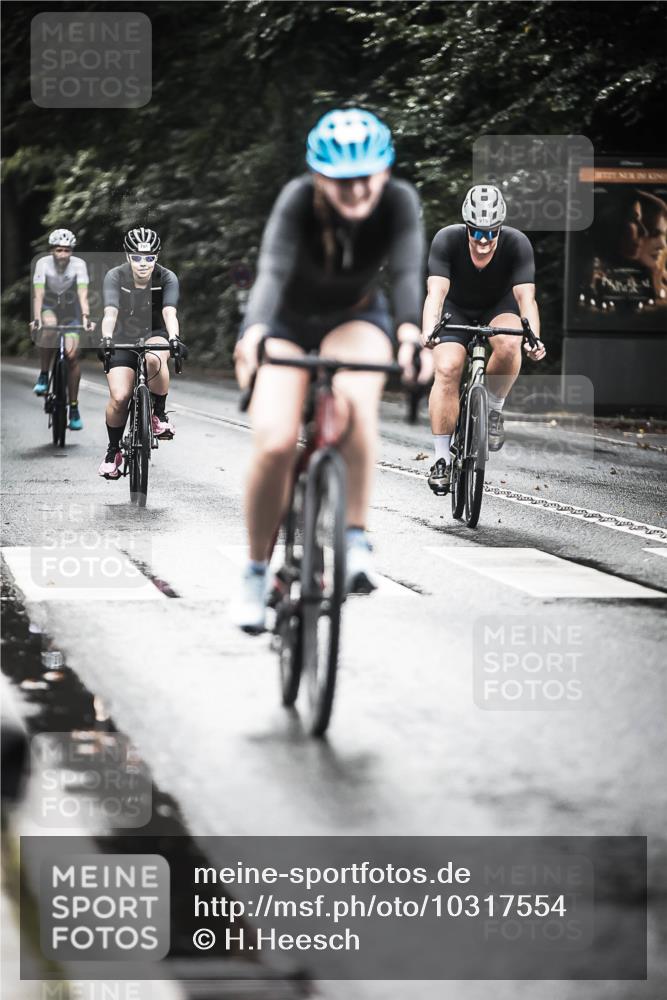 13.09.2026 - Stadtparktriathlon H.Heesch http://msf.ph/oto/10317554 13.09.2026 11:53:28 Radfahren 769, 795, 819, 834, 849, 915 meine-sportfotos.de