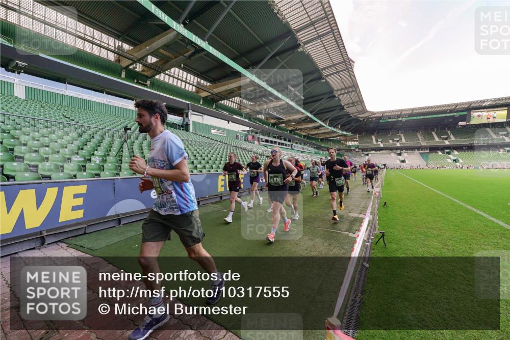 13.09.2026 - 21. swb-Marathon Bremen Michael Burmester http://msf.ph/oto/10317555 13.09.2026 13:15:05 Laufen im Stadion 143, 263, 266, 300, 414, 460, 631, 768, 956, 1008, 1047, 1392, 1408, 1573, 1818, 1819, 1874, 2024, 2035, 2218, 2233, 2235, 2314, 2359, 2385, 2386, 2387, 2412, 2457, 2466, 2468, 2484, 2494, 2521, 2540, 2564, 2667, 2690, 2691, 2693, 2737, 2760, 2783, 2829, 2838, 2859, 2861, 2865, 2874, 2887, 2958, 2978, 3075, 3111, 3157, 3165, 3185, 3209, 3265, 3304, 3355, 3378, 3382, 3405, 3428, 3486, 3653, 3661, 3670, 3680, 3829, 4034, 4080, 4306, 703 meine-sportfotos.de