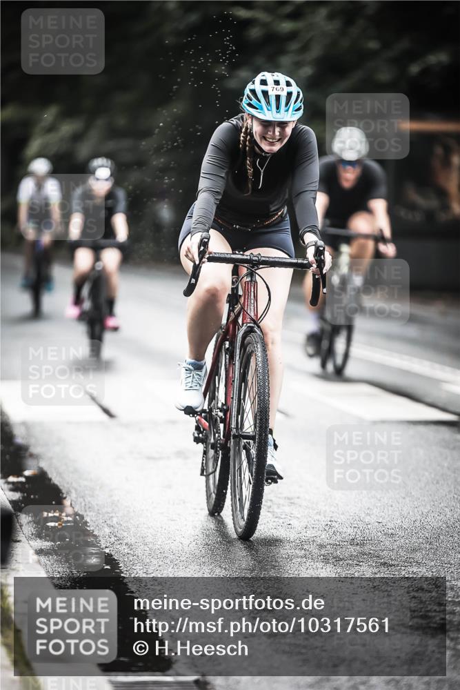 13.09.2026 - Stadtparktriathlon H.Heesch http://msf.ph/oto/10317561 13.09.2026 11:53:28 Radfahren 769, 795, 819, 834, 849, 915 meine-sportfotos.de