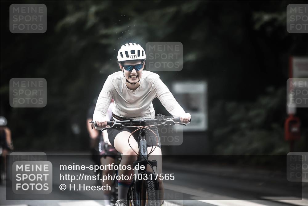 13.09.2026 - Stadtparktriathlon H.Heesch http://msf.ph/oto/10317565 13.09.2026 13:01:19 Radfahren 1079, 1119, 1188, 1214, 1229, 1294, 1362, 1387, 1388 meine-sportfotos.de