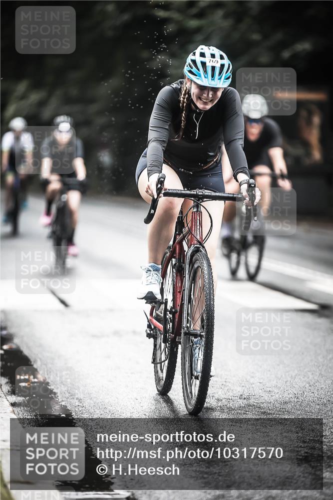 13.09.2026 - Stadtparktriathlon H.Heesch http://msf.ph/oto/10317570 13.09.2026 11:53:28 Radfahren 769, 795, 819, 834, 849, 915 meine-sportfotos.de