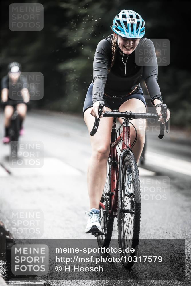 13.09.2026 - Stadtparktriathlon H.Heesch http://msf.ph/oto/10317579 13.09.2026 11:53:28 Radfahren 769, 795, 819, 834, 849, 915 meine-sportfotos.de