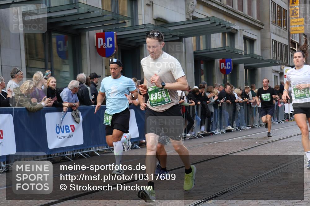 13.09.2026 - 21. swb-Marathon Bremen Strokosch-Dieckow http://msf.ph/oto/10317609 13.09.2026 13:16:47 Ziel 385, 1970, 2052, 2319, 3246, 3706, 4156, 4805, 6049, 6624, 6704, 6759, 6819, 6953, 7284, 7297, 8111, 8418, 8858, 472, 675, 696, 734, 816, 827, 985, 1076, 1162, 2473, 2474, 2604, 2809, 3716, 3961, 4135, 4137, 4485, 5255, 5772, 6367, 6531, 6535, 7053, 7387, 7603, 7875, 8171, 8288 meine-sportfotos.de