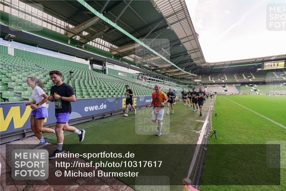 13.09.2026 - 21. swb-Marathon Bremen Michael Burmester http://msf.ph/oto/10317617 13.09.2026 13:15:10 Laufen im Stadion 143, 263, 266, 300, 414, 460, 598, 631, 653, 768, 956, 1008, 1047, 1392, 1408, 1573, 1818, 1819, 1874, 2013, 2024, 2035, 2218, 2233, 2235, 2314, 2359, 2385, 2386, 2412, 2457, 2466, 2468, 2484, 2494, 2521, 2540, 2564, 2667, 2690, 2691, 2693, 2737, 2760, 2783, 2829, 2838, 2859, 2861, 2865, 2874, 2887, 2958, 2978, 3001, 3075, 3111, 3157, 3165, 3185, 3209, 3237, 3265, 3304, 3355, 3378, 3382, 3405, 3428, 3486, 3512, 3653, 3661, 3670, 3680, 3829, 4034, 4080, 4306, 703 meine-sportfotos.de