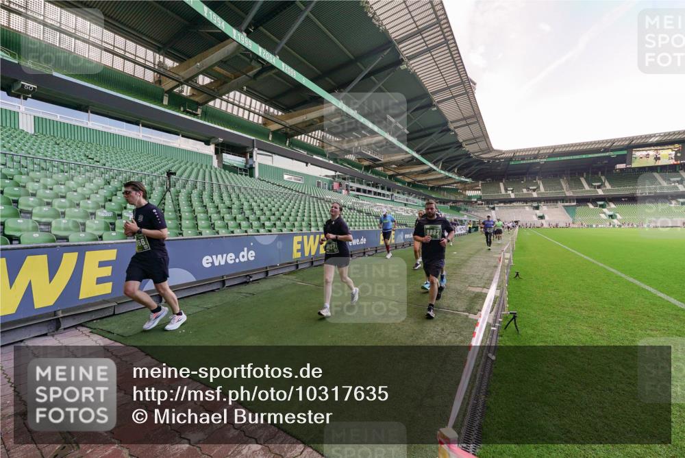 13.09.2026 - 21. swb-Marathon Bremen Michael Burmester http://msf.ph/oto/10317635 13.09.2026 13:15:11 Laufen im Stadion 143, 263, 266, 300, 414, 460, 598, 631, 653, 768, 956, 1008, 1047, 1392, 1408, 1573, 1818, 1819, 1874, 2013, 2024, 2035, 2218, 2233, 2235, 2314, 2359, 2385, 2386, 2412, 2457, 2466, 2468, 2484, 2494, 2521, 2540, 2564, 2667, 2678, 2690, 2691, 2693, 2737, 2760, 2783, 2829, 2838, 2859, 2861, 2865, 2874, 2887, 2958, 2978, 3001, 3075, 3111, 3157, 3165, 3185, 3209, 3237, 3265, 3304, 3355, 3378, 3382, 3405, 3428, 3486, 3512, 3653, 3661, 3670, 3680, 3829, 4034, 4080, 4306, 703 meine-sportfotos.de