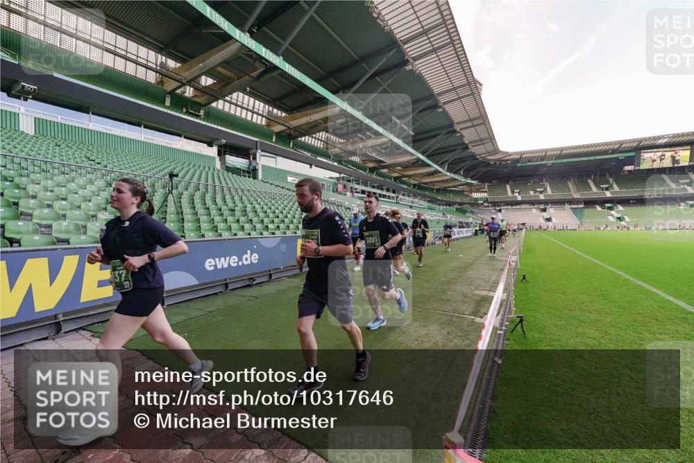 13.09.2026 - 21. swb-Marathon Bremen Michael Burmester http://msf.ph/oto/10317646 13.09.2026 13:15:12 Laufen im Stadion 143, 263, 266, 300, 414, 460, 598, 612, 631, 653, 768, 956, 1008, 1047, 1392, 1408, 1573, 1818, 1819, 1874, 2013, 2024, 2218, 2233, 2235, 2314, 2359, 2385, 2386, 2412, 2457, 2466, 2468, 2484, 2494, 2521, 2540, 2564, 2667, 2678, 2690, 2691, 2693, 2737, 2760, 2783, 2829, 2838, 2859, 2861, 2865, 2874, 2887, 2958, 2978, 3001, 3075, 3111, 3157, 3165, 3185, 3209, 3237, 3265, 3304, 3355, 3378, 3382, 3405, 3428, 3486, 3512, 3653, 3661, 3670, 3680, 3829, 4034, 4080, 4306, 703 meine-sportfotos.de