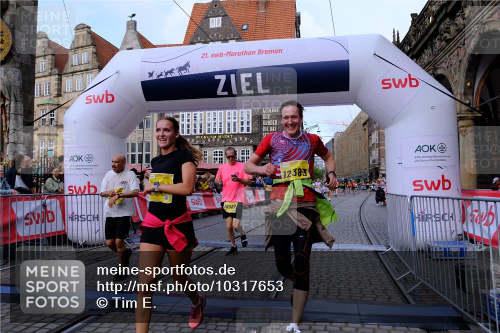 13.09.2026 - 21. swb-Marathon Bremen Tim E. http://msf.ph/oto/10317653 13.09.2026 10:57:32 Ziel 10166, 10226, 10517, 10518, 10578, 10687, 10700, 10772, 10969, 11236, 11292, 11484, 11609, 11667, 12263, 12382, 12383, 12400, 12411 meine-sportfotos.de