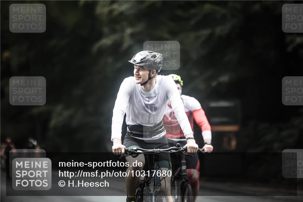 13.09.2026 - Stadtparktriathlon H.Heesch http://msf.ph/oto/10317680 13.09.2026 13:01:27 Radfahren 1079, 1214, 1254, 1308, 1384, 1404 meine-sportfotos.de