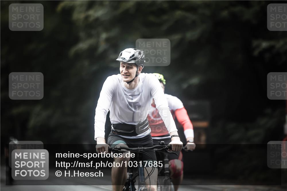 13.09.2026 - Stadtparktriathlon H.Heesch http://msf.ph/oto/10317685 13.09.2026 13:01:27 Radfahren 1079, 1214, 1254, 1308, 1384, 1404 meine-sportfotos.de