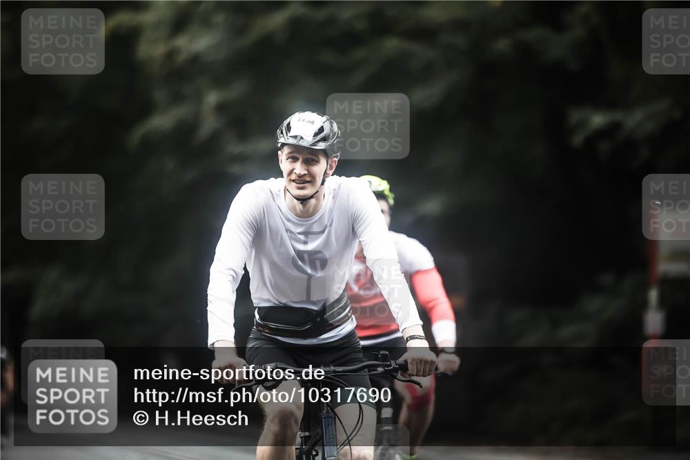 13.09.2026 - Stadtparktriathlon H.Heesch http://msf.ph/oto/10317690 13.09.2026 13:01:27 Radfahren 1079, 1214, 1254, 1308, 1384, 1404 meine-sportfotos.de