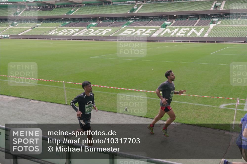 13.09.2026 - 21. swb-Marathon Bremen Michael Burmester http://msf.ph/oto/10317703 13.09.2026 12:52:58 Laufen im Stadion 102, 107, 145, 235, 313, 376, 541, 560, 615, 616, 683, 696, 734, 740, 755, 792, 863, 982, 985, 987, 1033, 1043, 1056, 1207, 1232, 1252, 1297, 1433, 1445, 1492, 1528, 1542, 1646, 1664, 1704, 1707, 1814, 1955, 2007, 2008, 2043, 2203, 2280, 2350, 2362, 2401, 2422, 2447, 2454, 2480, 2498, 2759, 2767, 2820, 2847, 2858, 2997, 3085, 3149, 3236, 3336, 3362, 3448, 3566, 3830, 3899, 3988, 4165, 4283, 4429, 4475, 4571, 4573, 4605, 5079, 5152, 5168, 5379 meine-sportfotos.de