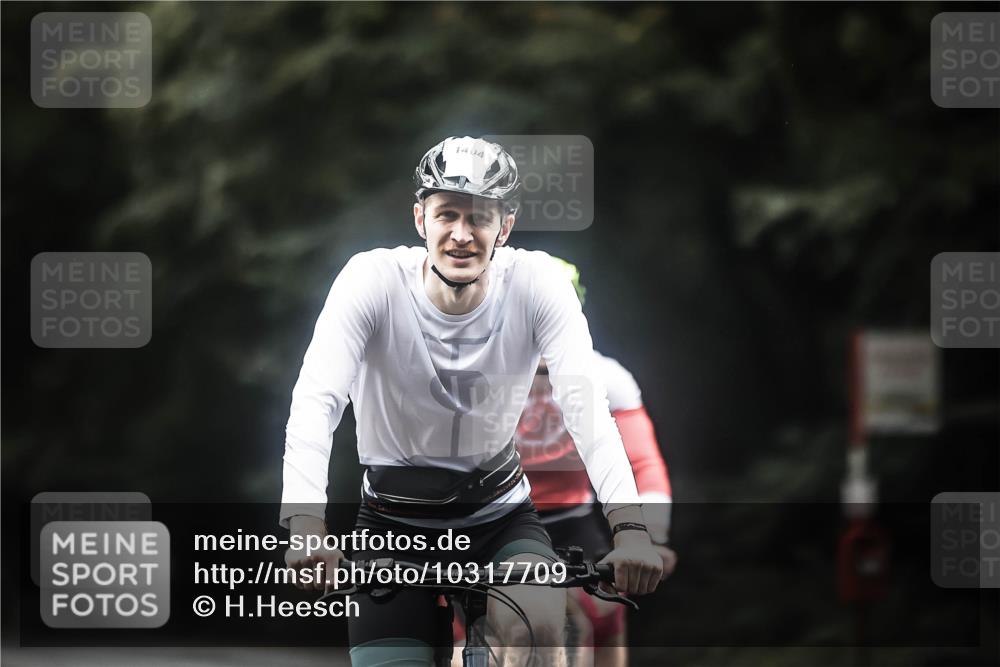 13.09.2026 - Stadtparktriathlon H.Heesch http://msf.ph/oto/10317709 13.09.2026 13:01:28 Radfahren 1079, 1254, 1308, 1384, 1404 meine-sportfotos.de