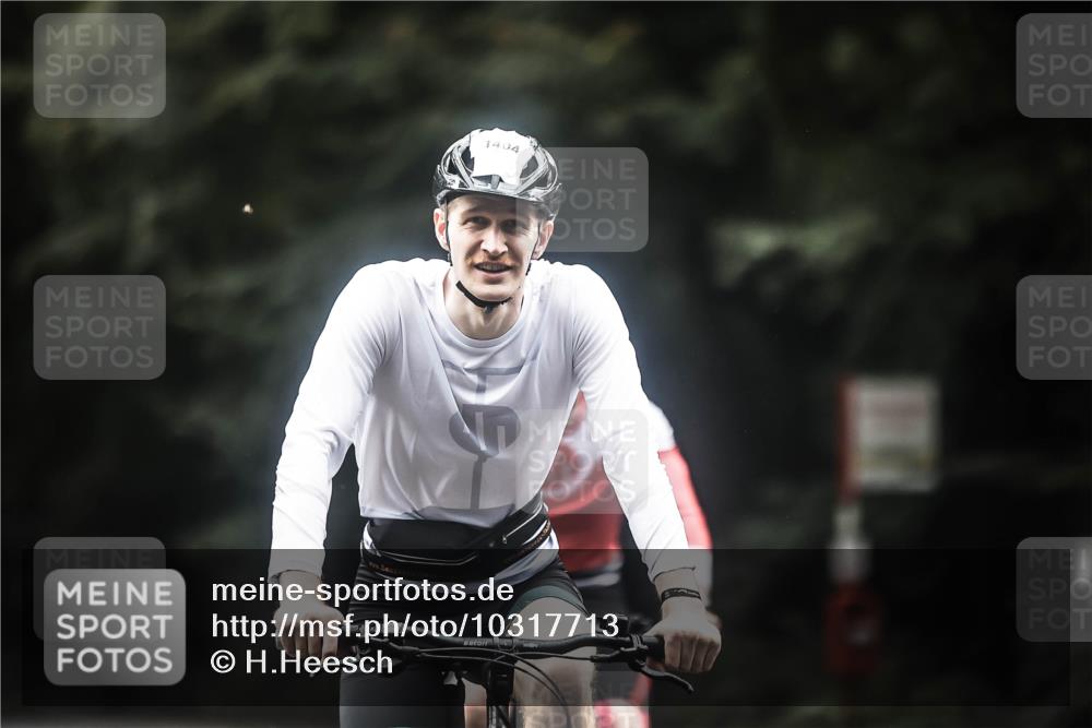 13.09.2026 - Stadtparktriathlon H.Heesch http://msf.ph/oto/10317713 13.09.2026 13:01:28 Radfahren 1079, 1254, 1308, 1384, 1404 meine-sportfotos.de