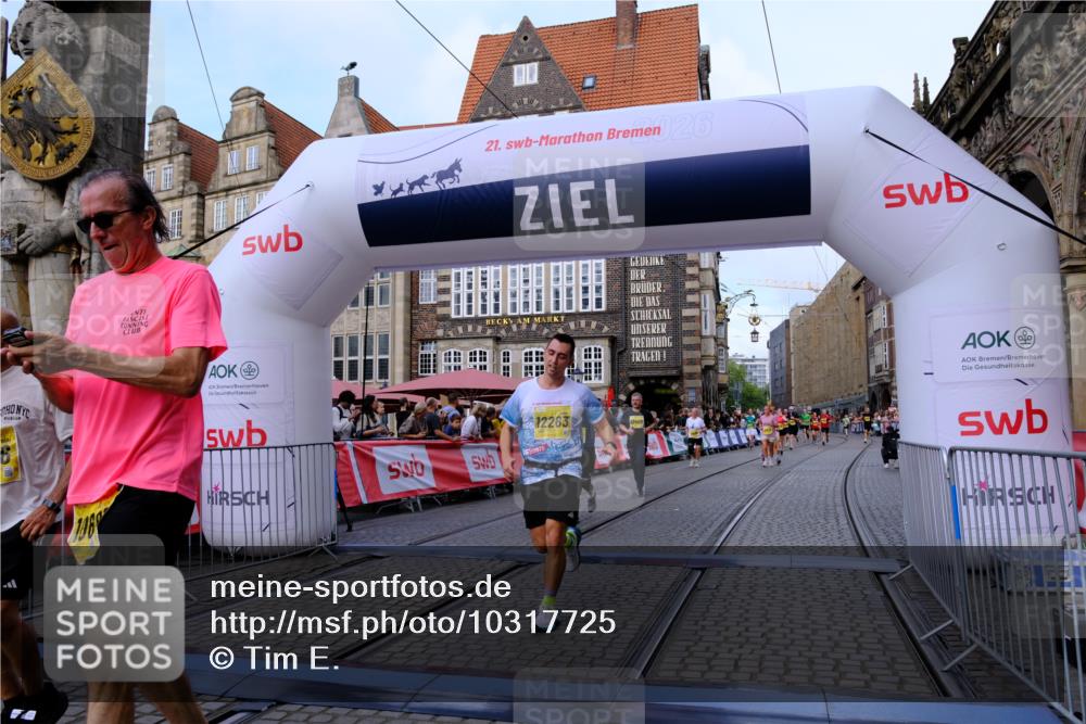 13.09.2026 - 21. swb-Marathon Bremen Tim E. http://msf.ph/oto/10317725 13.09.2026 10:57:33 Ziel 10166, 10226, 10517, 10518, 10578, 10687, 10700, 10772, 10969, 11236, 11292, 11484, 11609, 11667, 12263, 12382, 12383, 12400, 12411 meine-sportfotos.de