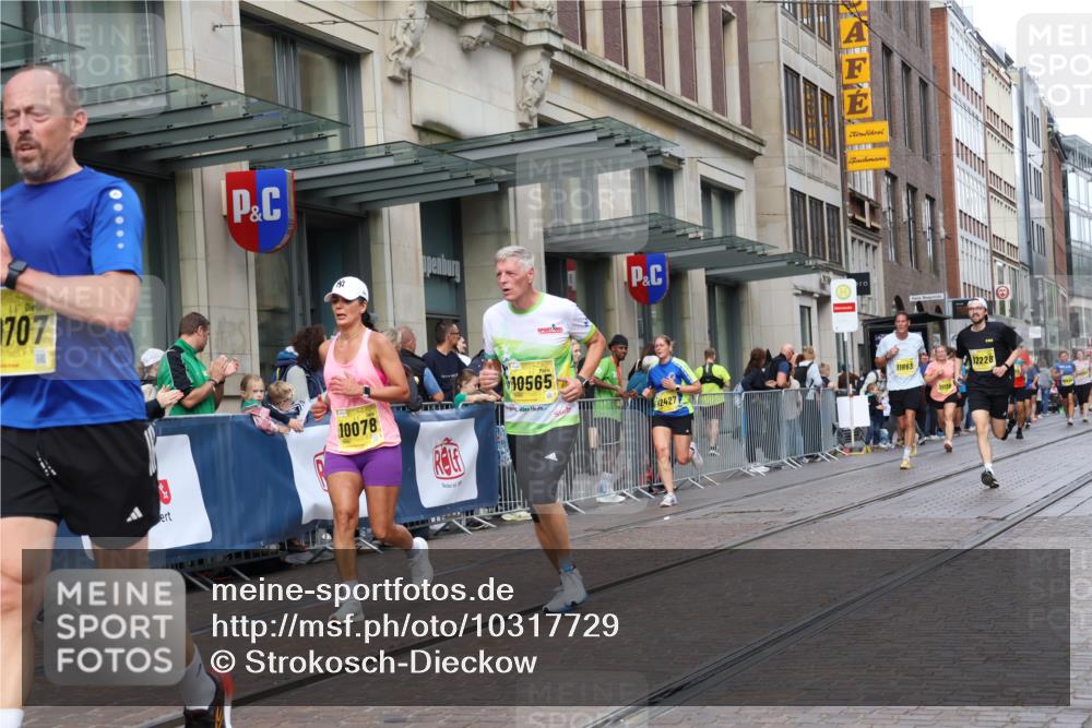 13.09.2026 - 21. swb-Marathon Bremen Strokosch-Dieckow http://msf.ph/oto/10317729 13.09.2026 10:57:45 Ziel 10078, 10494, 10543, 10559, 10565, 10604, 10673, 10707, 10728, 10750, 10798, 10826, 10828, 10903, 10914, 10931, 10932, 11136, 11295, 11332, 11388, 11752, 11824, 11856, 11863, 11884, 12017, 12231, 12386, 12387, 12427, 12441, 12482, 12551, 10177, 10300, 10394, 10460, 10707, 11106, 11153, 11245, 11365, 11480, 11498, 11532, 11568, 11734, 11965, 11966, 12037, 12111, 12222, 12228, 12231, 12264, 12372 meine-sportfotos.de
