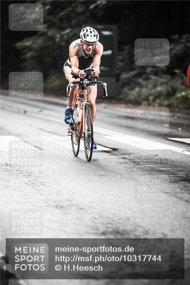 13.09.2026 - Stadtparktriathlon H.Heesch http://msf.ph/oto/10317744 13.09.2026 11:53:36 Radfahren 795, 819, 834, 849, 917 meine-sportfotos.de