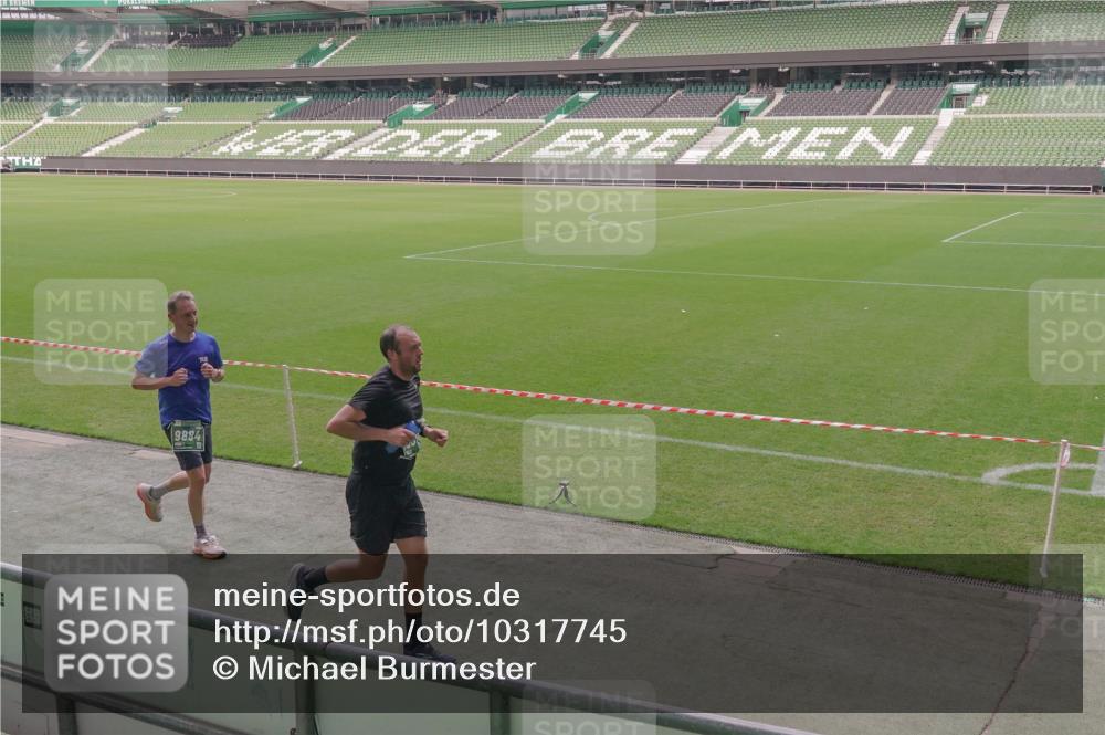 13.09.2026 - 21. swb-Marathon Bremen Michael Burmester http://msf.ph/oto/10317745 13.09.2026 12:53:05 Laufen im Stadion 102, 107, 145, 235, 313, 376, 541, 560, 615, 616, 675, 683, 696, 734, 740, 755, 792, 863, 982, 985, 987, 1033, 1043, 1056, 1207, 1232, 1252, 1297, 1433, 1445, 1492, 1528, 1542, 1646, 1664, 1704, 1707, 1814, 1955, 2007, 2008, 2043, 2055, 2203, 2280, 2350, 2362, 2401, 2422, 2454, 2480, 2498, 2623, 2767, 2820, 2847, 2858, 2997, 3085, 3149, 3236, 3336, 3362, 3448, 3566, 3830, 3899, 3988, 4283, 4429, 4475, 4573, 4605, 5152, 5379 meine-sportfotos.de