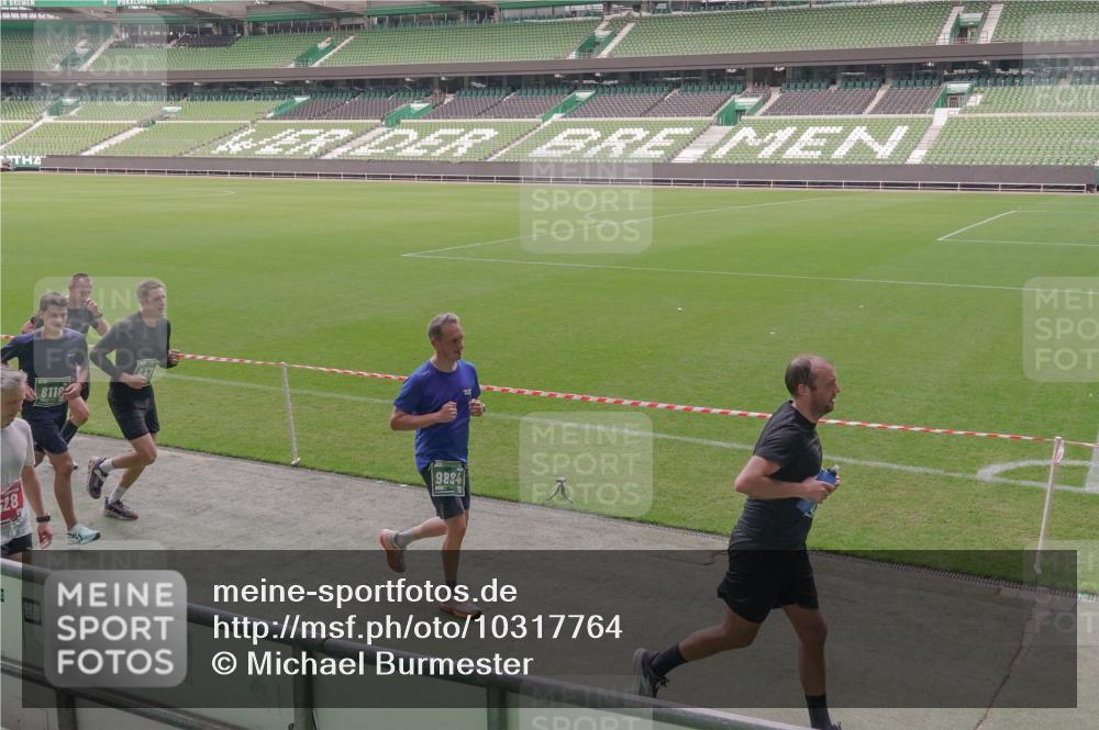 13.09.2026 - 21. swb-Marathon Bremen Michael Burmester http://msf.ph/oto/10317764 13.09.2026 12:53:06 Laufen im Stadion 102, 107, 145, 235, 313, 376, 472, 541, 560, 615, 616, 675, 683, 696, 734, 740, 755, 792, 863, 982, 985, 987, 1033, 1043, 1056, 1207, 1232, 1252, 1297, 1433, 1445, 1492, 1528, 1542, 1646, 1664, 1704, 1707, 1814, 1955, 2007, 2008, 2043, 2055, 2203, 2280, 2350, 2362, 2401, 2422, 2454, 2480, 2498, 2623, 2767, 2820, 2847, 2858, 2997, 3085, 3149, 3236, 3336, 3362, 3413, 3448, 3566, 3830, 3899, 3988, 4283, 4429, 4475, 4573, 4605, 5152, 5379 meine-sportfotos.de