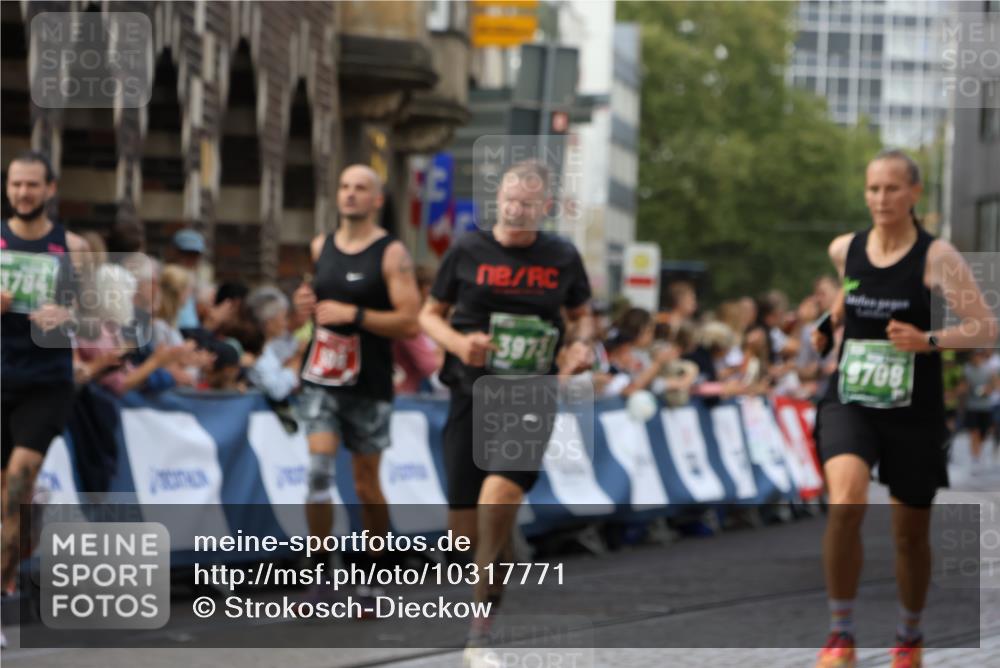 13.09.2026 - 21. swb-Marathon Bremen Strokosch-Dieckow http://msf.ph/oto/10317771 13.09.2026 13:06:58 Ziel 508, 521, 788, 1009, 1770, 1921, 2832, 3910, 4777, 5238, 6784, 6951, 7590, 8580, 1540, 1863, 3794, 3973, 6053, 7636, 7876, 9708, 9927 meine-sportfotos.de