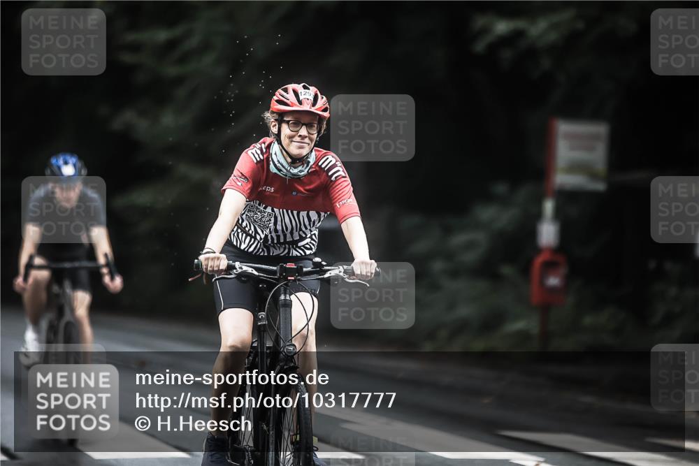 13.09.2026 - Stadtparktriathlon H.Heesch http://msf.ph/oto/10317777 13.09.2026 13:01:35 Radfahren 1224, 1254, 1293, 1308, 1326, 1382 meine-sportfotos.de
