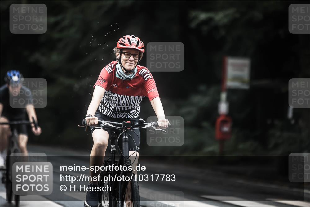 13.09.2026 - Stadtparktriathlon H.Heesch http://msf.ph/oto/10317783 13.09.2026 13:01:36 Radfahren 1224, 1254, 1293, 1308, 1326, 1382 meine-sportfotos.de