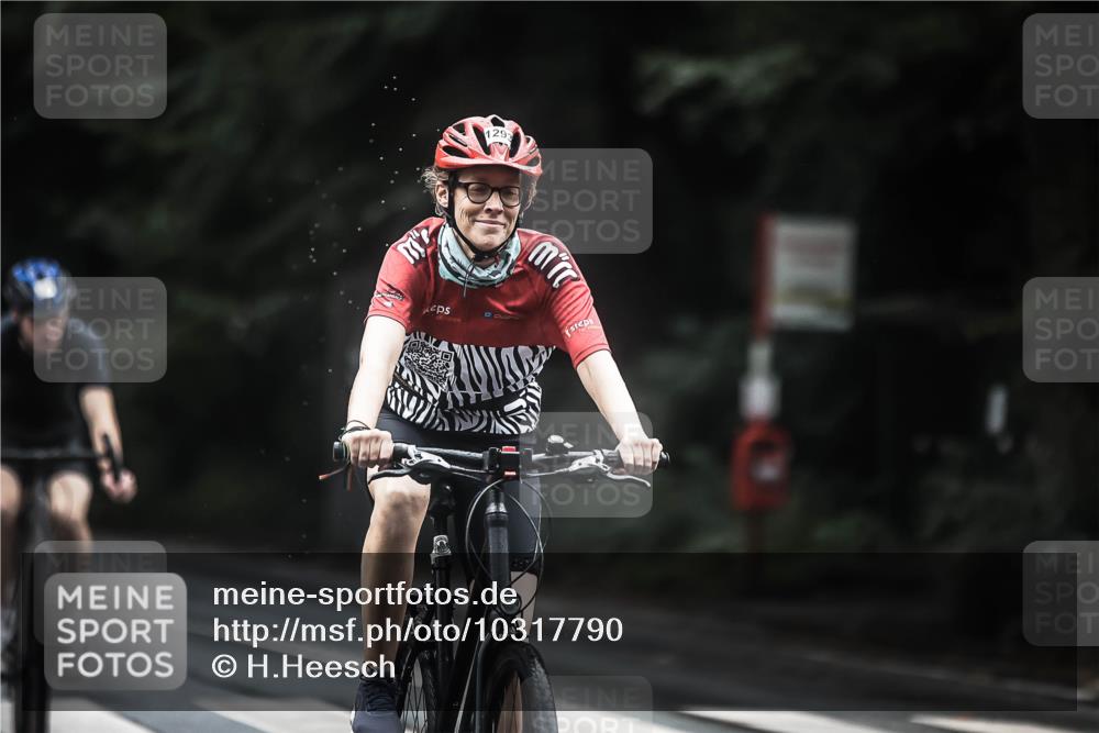13.09.2026 - Stadtparktriathlon H.Heesch http://msf.ph/oto/10317790 13.09.2026 13:01:36 Radfahren 1224, 1254, 1293, 1308, 1326, 1382 meine-sportfotos.de