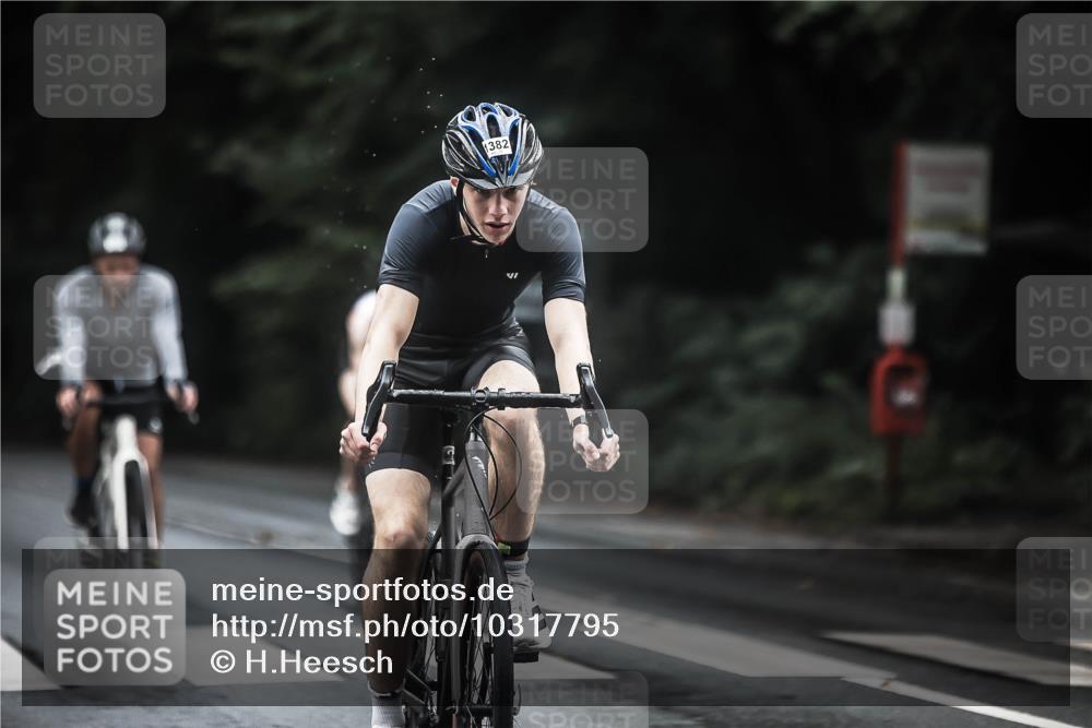 13.09.2026 - Stadtparktriathlon H.Heesch http://msf.ph/oto/10317795 13.09.2026 13:01:37 Radfahren 1224, 1254, 1293, 1308, 1326, 1382 meine-sportfotos.de