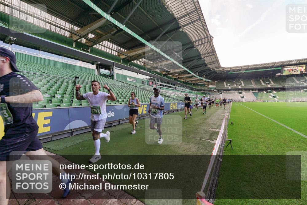 13.09.2026 - 21. swb-Marathon Bremen Michael Burmester http://msf.ph/oto/10317805 13.09.2026 13:15:29 Laufen im Stadion 143, 231, 263, 266, 300, 414, 598, 612, 653, 768, 956, 1008, 1047, 1392, 1408, 1573, 1818, 1819, 1874, 2013, 2024, 2218, 2233, 2235, 2314, 2351, 2359, 2385, 2386, 2466, 2468, 2484, 2494, 2564, 2579, 2664, 2667, 2678, 2690, 2691, 2698, 2737, 2760, 2783, 2799, 2829, 2838, 2846, 2859, 2861, 2865, 2874, 2887, 2958, 2978, 3001, 3075, 3133, 3157, 3165, 3185, 3237, 3265, 3331, 3355, 3382, 3405, 3428, 3486, 3512, 3653, 3670, 3680, 3829, 4034, 4080, 4306, 703 meine-sportfotos.de