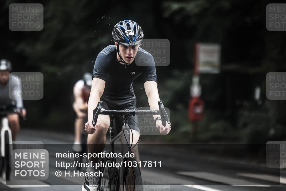 13.09.2026 - Stadtparktriathlon H.Heesch http://msf.ph/oto/10317811 13.09.2026 13:01:37 Radfahren 1224, 1254, 1293, 1308, 1326, 1382 meine-sportfotos.de