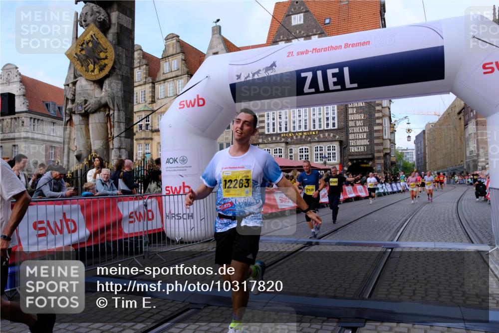 13.09.2026 - 21. swb-Marathon Bremen Tim E. http://msf.ph/oto/10317820 13.09.2026 10:57:34 Ziel 10166, 10226, 10300, 10517, 10518, 10578, 10687, 10700, 10772, 10969, 11236, 11292, 11484, 11498, 11609, 11667, 12263, 12382, 12383, 12400, 12411 meine-sportfotos.de
