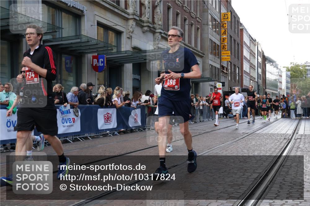 13.09.2026 - 21. swb-Marathon Bremen Strokosch-Dieckow http://msf.ph/oto/10317824 13.09.2026 13:16:53 Ziel 842, 2052, 3148, 3246, 3706, 4156, 4805, 6095, 6624, 6704, 6734, 6759, 6953, 7284, 8111, 8418, 8858, 385, 472, 675, 696, 734, 816, 827, 985, 1970, 2319, 2473, 2474, 2809, 3706, 3716, 3961, 4135, 4137, 4485, 5255, 5772, 6049, 6367, 6531, 6535, 6819, 7297, 7387, 7875 meine-sportfotos.de