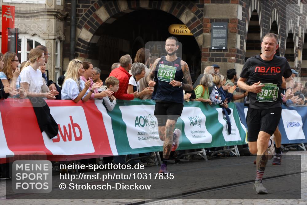 13.09.2026 - 21. swb-Marathon Bremen Strokosch-Dieckow http://msf.ph/oto/10317835 13.09.2026 13:07:00 Ziel 508, 521, 788, 1009, 1770, 1921, 2832, 3127, 3910, 4574, 4777, 5238, 6784, 6951, 8580, 1540, 1863, 3794, 3973, 6053, 7636, 7876, 8980, 9927 meine-sportfotos.de